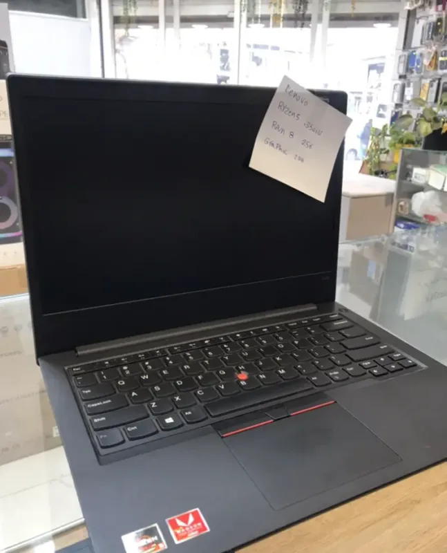 لپتاپ lenovo Ryzen5 کارکرده
