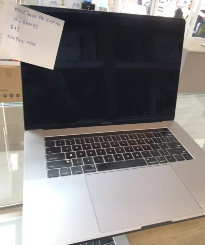 Mac Book pro 2019 کارکرده